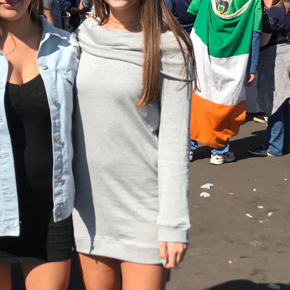 Sweatshirt dress